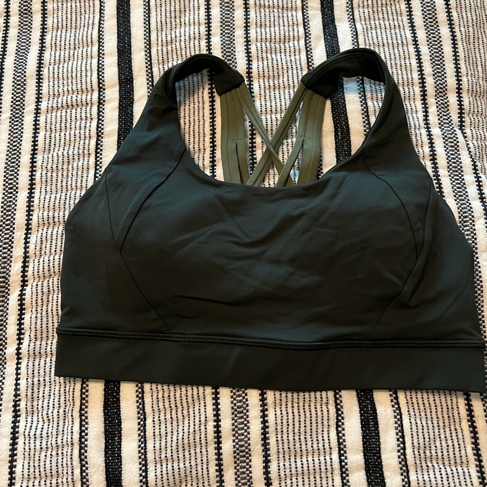 Like new lululemon bra size 8